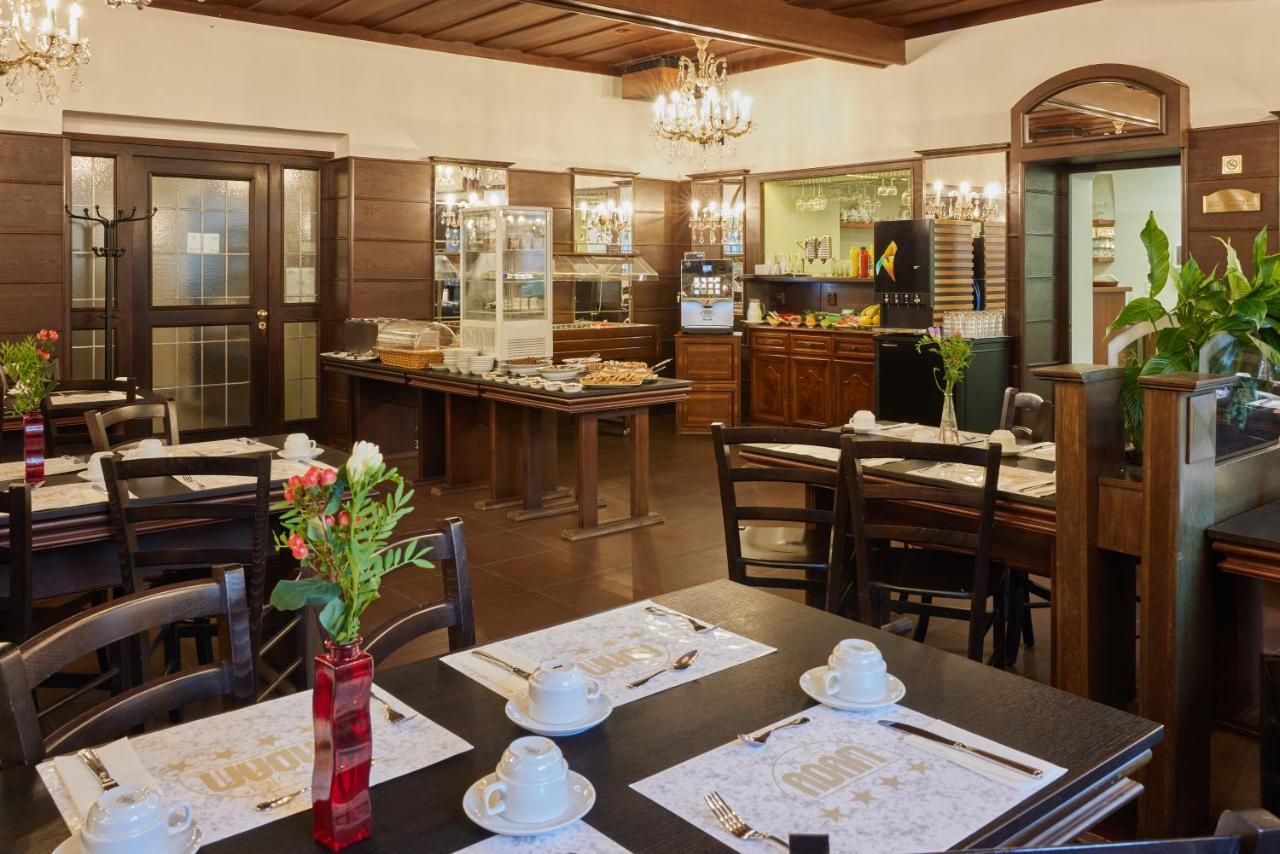 Hotel Adam Trutnov Luaran gambar