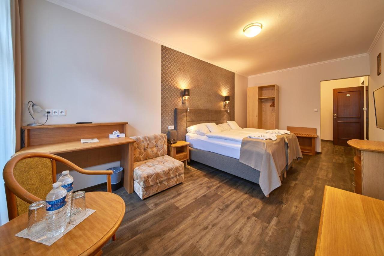 Hotel Adam Trutnov Luaran gambar