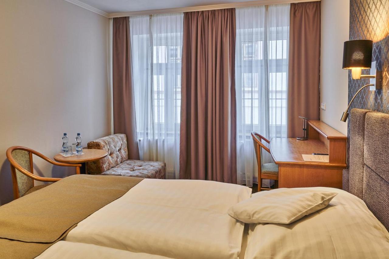 Hotel Adam Trutnov Luaran gambar