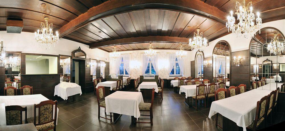 Hotel Adam Trutnov Luaran gambar